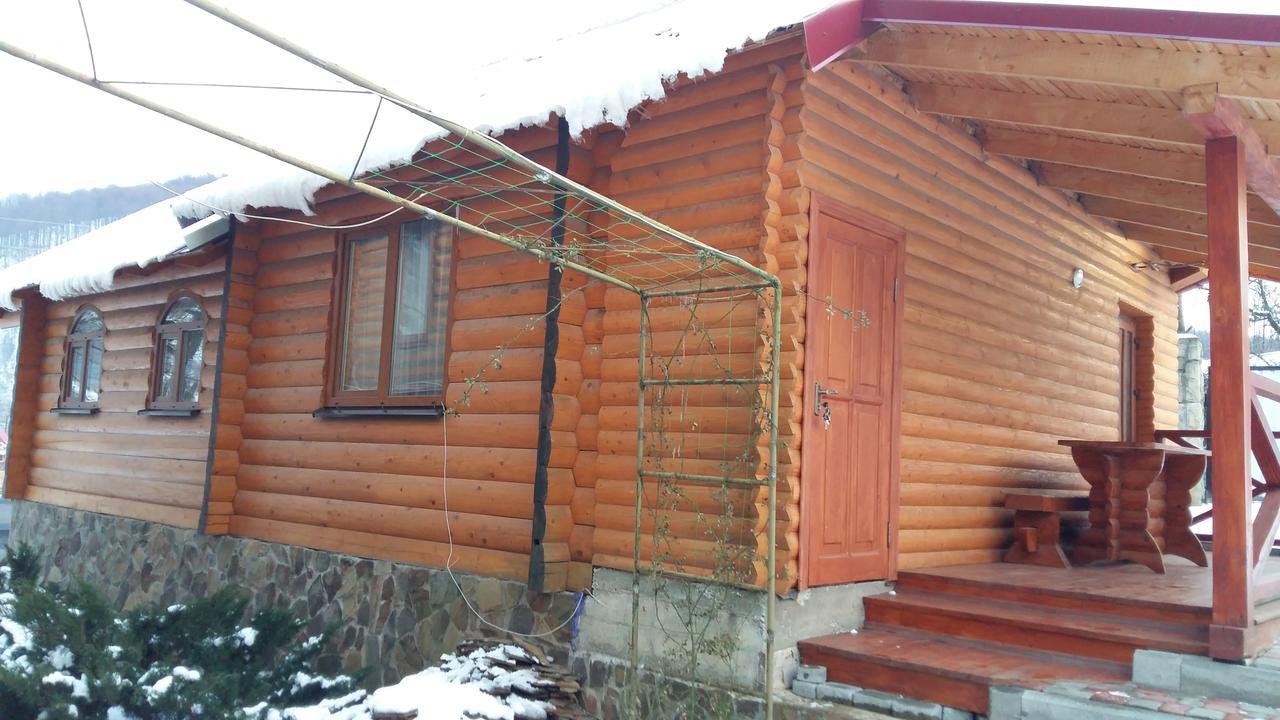 Karpatska Mria Hotel Яремче Екстериор снимка