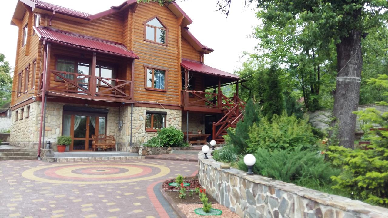 Karpatska Mria Hotel Яремче Екстериор снимка
