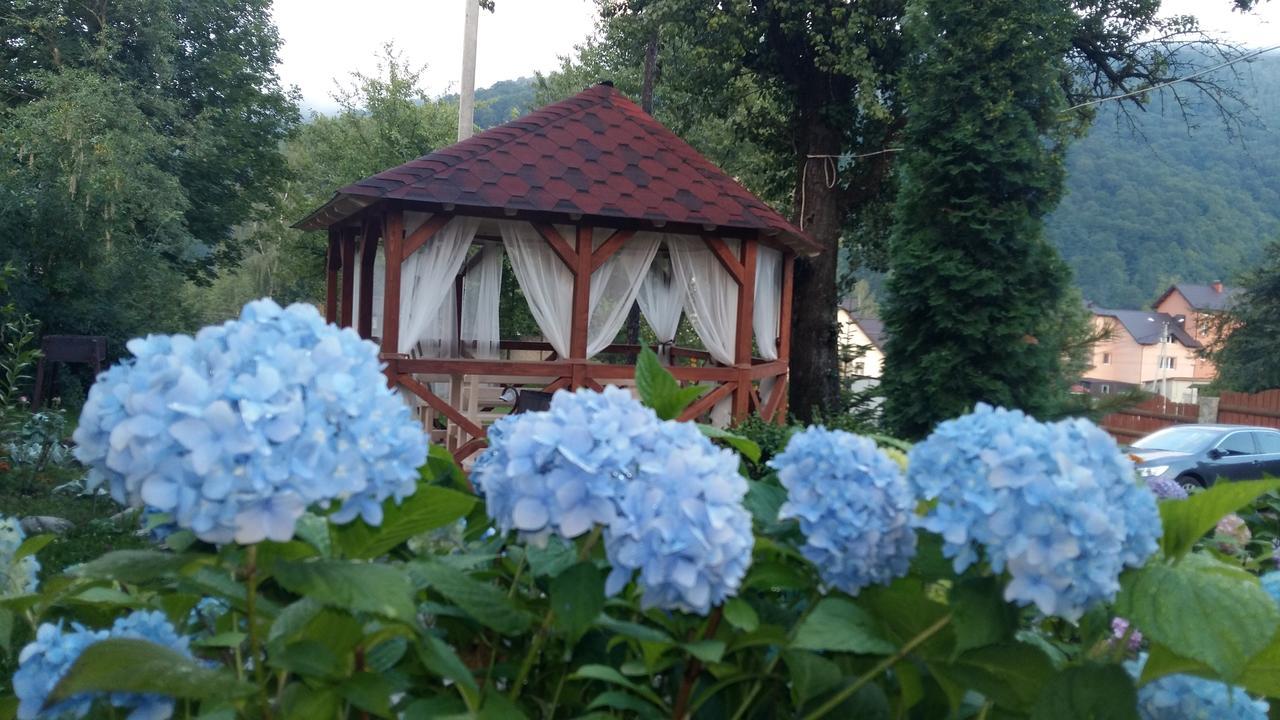 Karpatska Mria Hotel Яремче Екстериор снимка